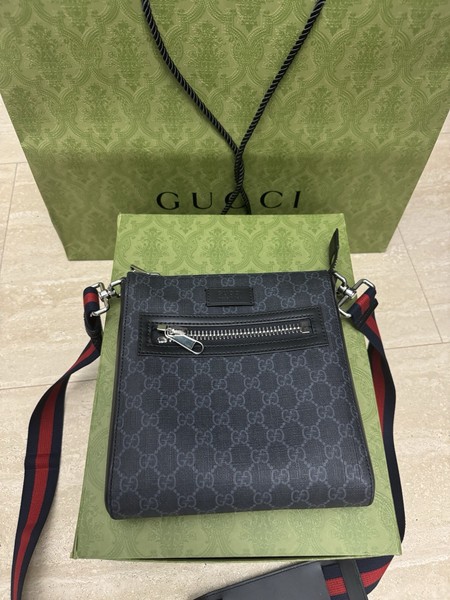 GUCCI gg Small Messenger Bag (2023)