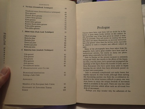 JUDO HANDBOOK BY EDWARDS AND MEZIES 1964 ILLUSTRATED, DUST JACKET - Picture 10 of 15