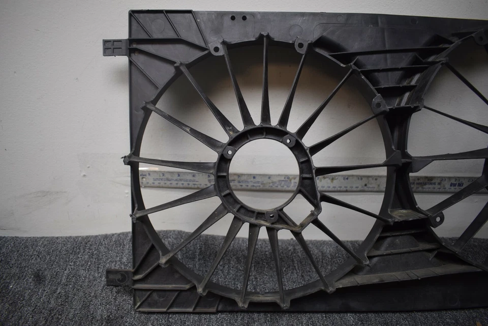 Conjunto de ventilador de radiador Chrysler Sebring 2006-2011 OEM de fábrica Foto 2 de 4