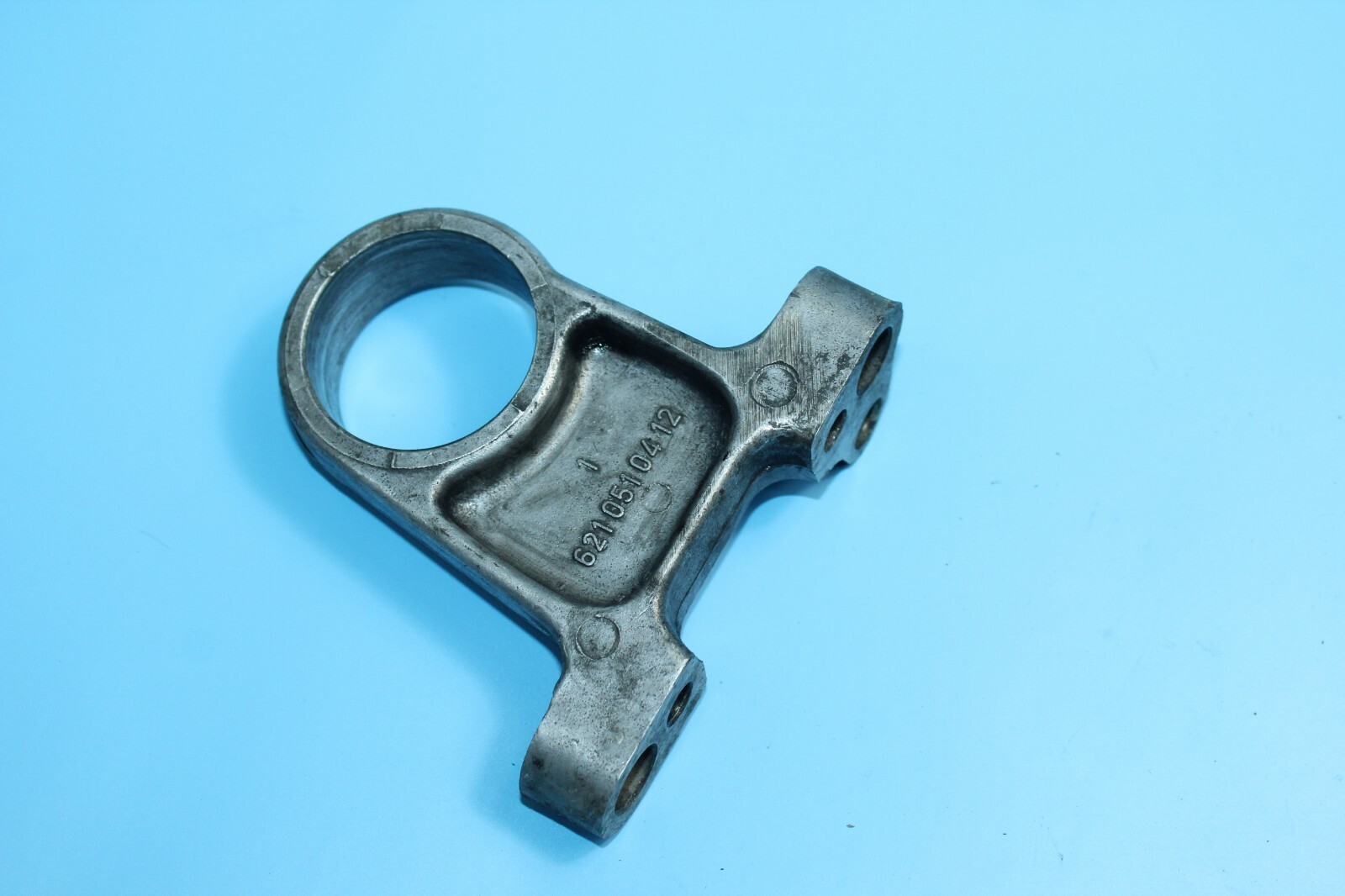 A6210510412 Mercedes W110 W120 W121 OM621 Camshaft Holder Bearing