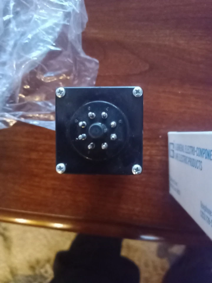 Line electric LGH2A 120V 8 pin  NOS - Image 4 of 4