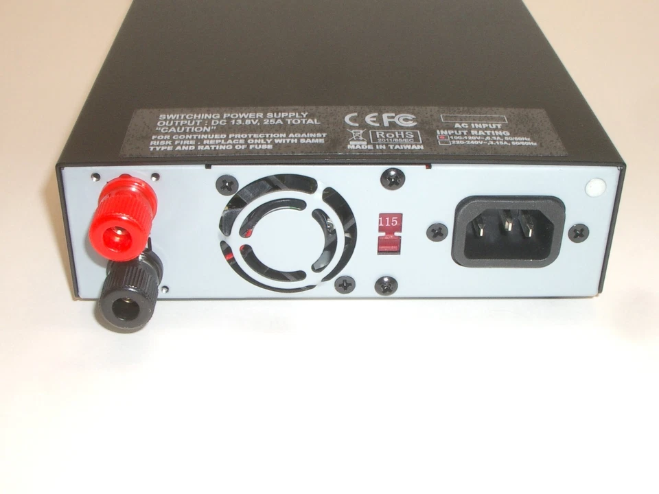 JETSTREAM JTPS31MB2 13.8VDC 25 AMP SWITCHING DC POWER SUPPLY w/ DUAL METER - Image 3 of 4