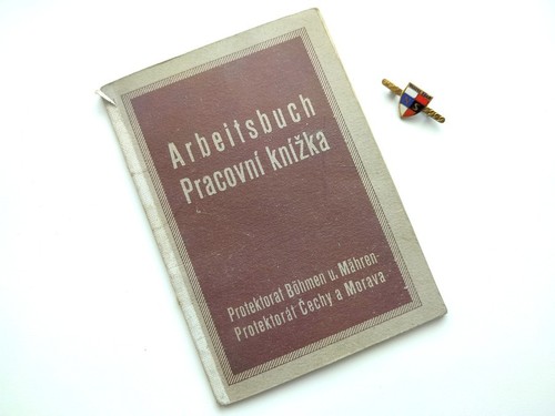 German WW2 ID card 1941 Kremsier Employment Record Book Arbeitsbuch+badge