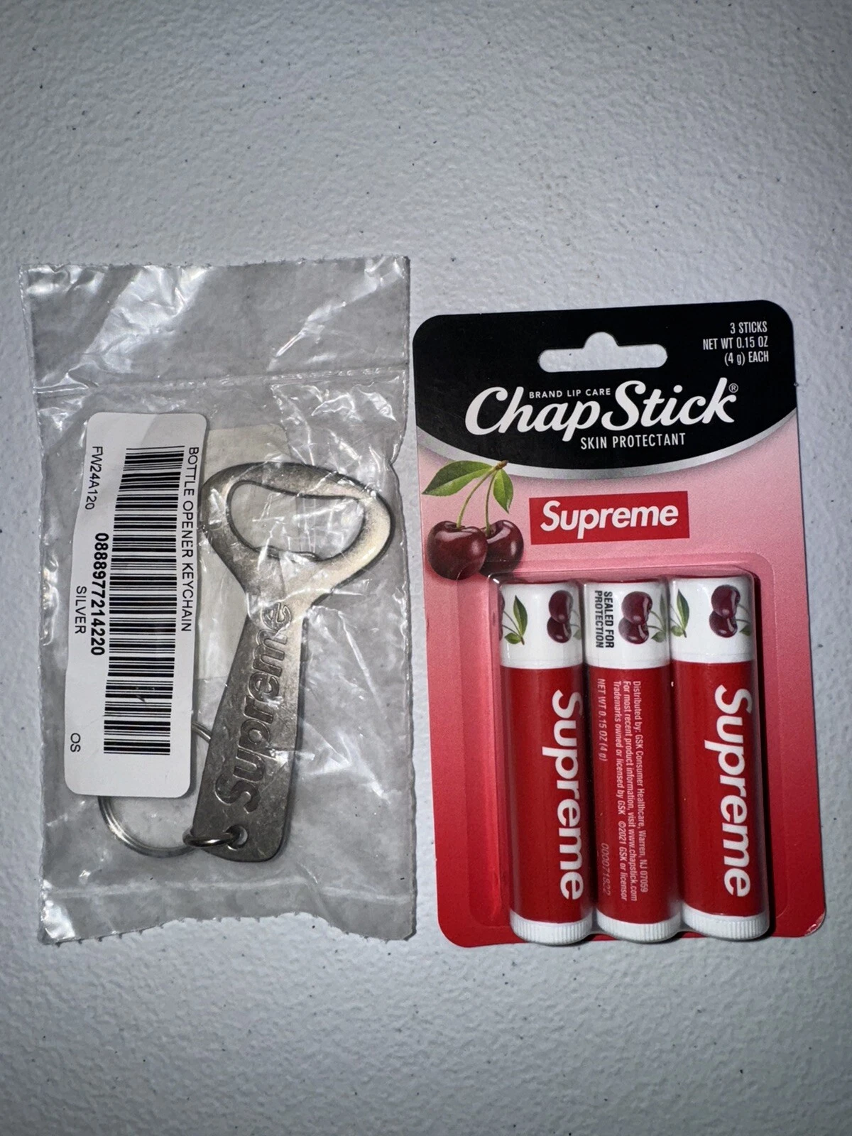 Supreme x Chapstick (lot de 3) + décapsuleur. Supreme Accessoires Toys Hype