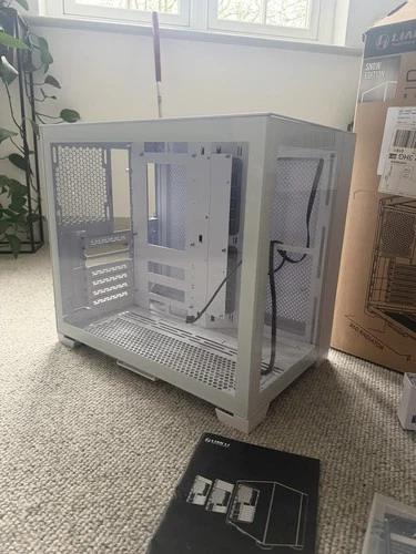 Lian Li O11 Dynamic Mini Snow Edition, Midi-Tower, Tempered Glass - white