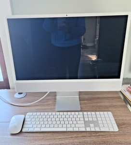 Apple iMac 24"  Silver 2021 M1 8-Core GPU | 16GB RAM 256GB | A2438 | EMC 3663