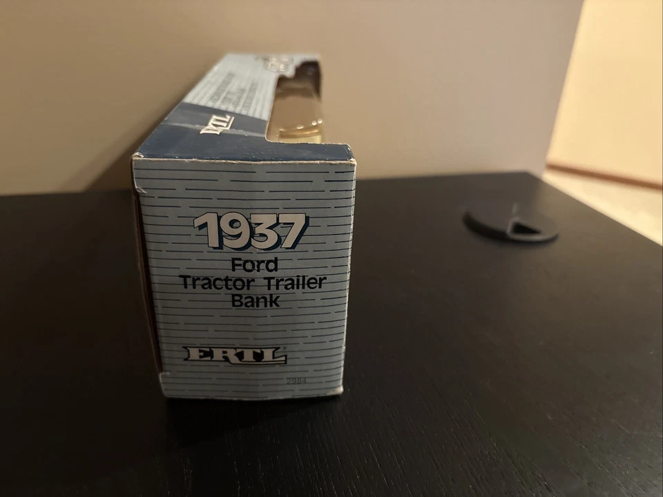 ERTL 1937 Ford Tractor Trailer Bank 50th Anniversary Super Valu (1992) Orig Box - Image 3 of 4