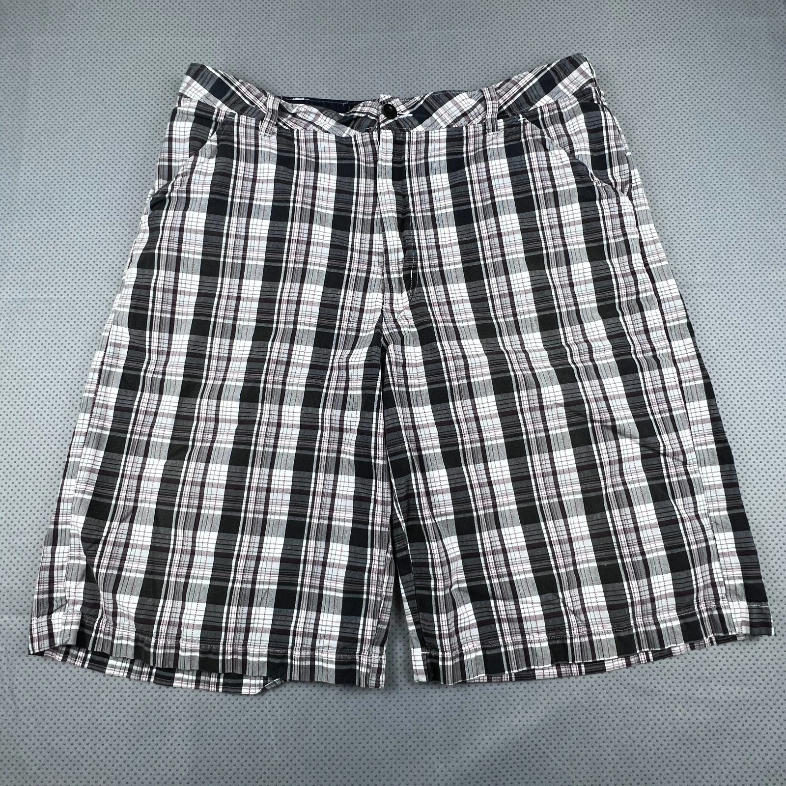Avirex Shorts Mens 38 Black Red Plaid Urban Grunge Skater Outdoor Bermuda