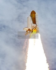 ATLANTIS FINAL SHUTTLE LAUNCH OVER KENNEDY SPACE CENTER JULY 2011 8X10 PHOTO