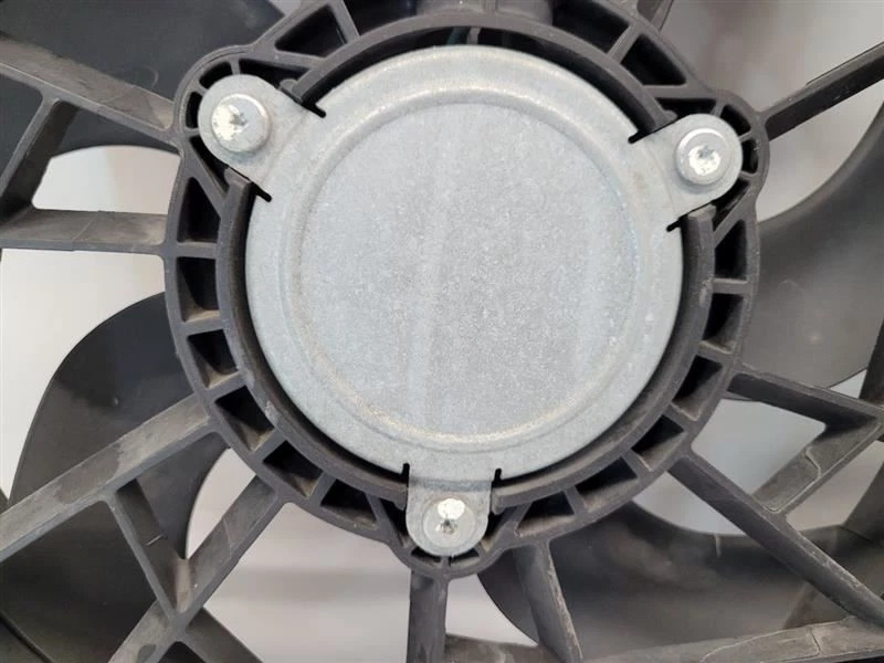 2007-2017 GMC ACADIA  Radiator Fan Motor VIN J 11th Digit Limited  - Image 2 of 4