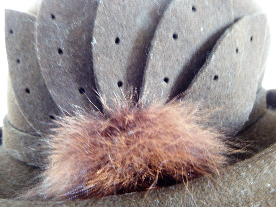 Ravissant chapeau forme cloche à bord relevé en feutre marron - Photo 2/3