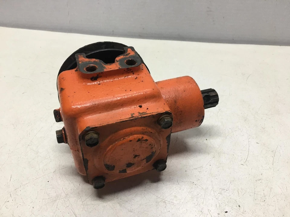 70712-99513 KUBOTA CAJA DE CAMBIOS CORTACÉSPED CAJA BISELADA Foto 2 de 4