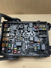 GM Fuse Box Junction Block 2015-2020 Escalade Tahoe Yukon OEM  22773484