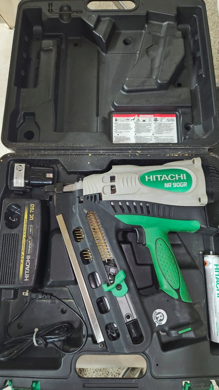 Hitachi NR90GR 3-1/2" Gas Strip Nailer In Hard Carry Case
