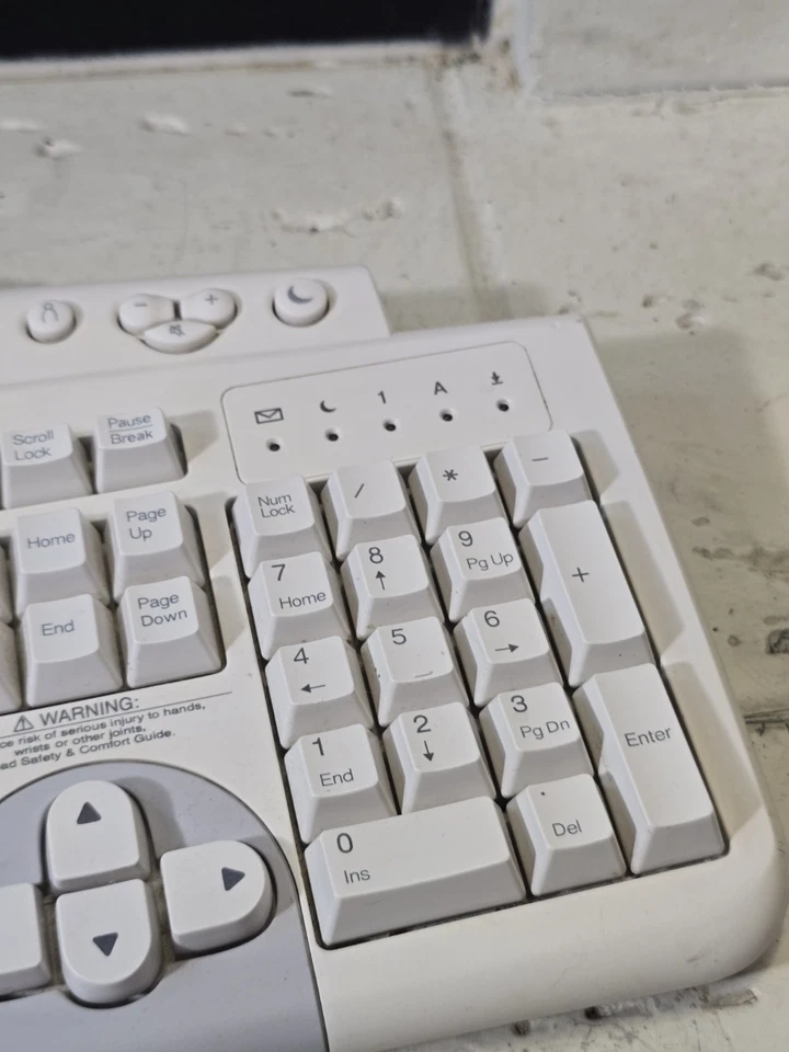 Vintage Compaq USB Multimedia Keyboard White Model No KU-9978 - Image 2 of 4