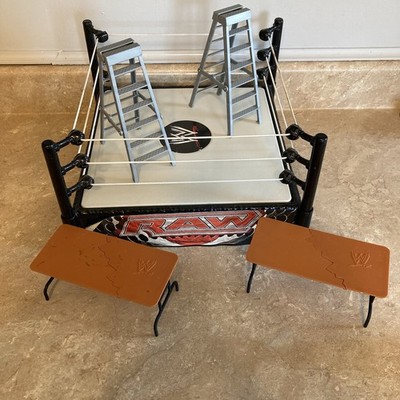 WWE RAW Wrestling Ring Playset w/ Ladders & Breakaway Tables   Mattel 2010