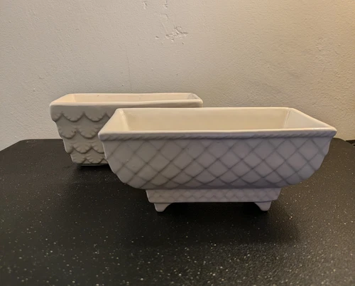 2 Vtg Art Deco MCM Hull & USA Scallopped Ceramic Planters 7" Lx 4" W x 3" H (10)