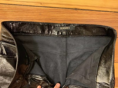 Pantalon Yeezy Saison 5 - Noir Breveté - Taille XS - Inspiré Par Hailey Baldwin