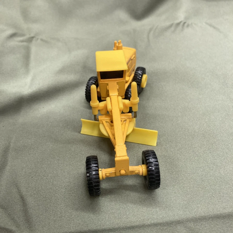 Ertl #5540 John Deere Industrial Grader 772B 1/64 Scale Diecast - Image 3 of 4