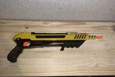 Bug A Salt 3.0 Yellow Shotgun. Eradication Bugs with a Shotgun Spray of Salt!