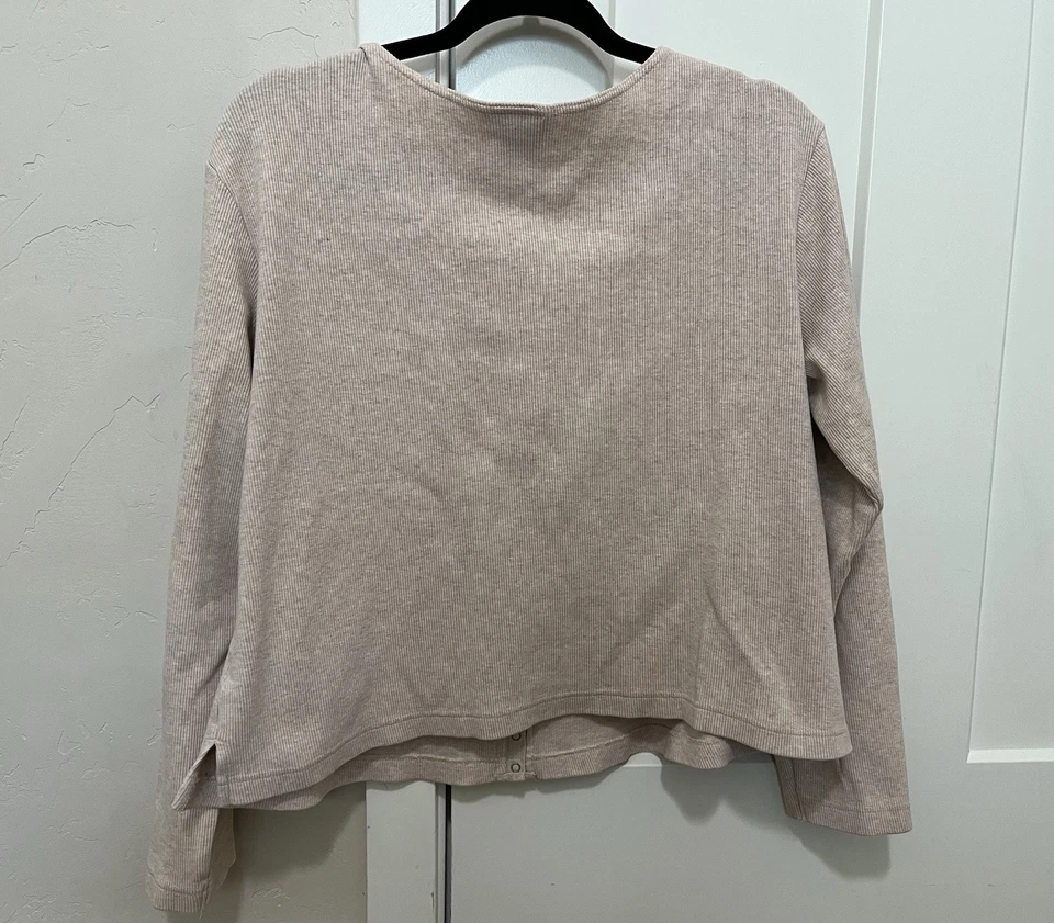 Cardigã suéter vintage Disney Store tamanho L bronzeado olho bordado botão SNAP - Imagem 4 de 4