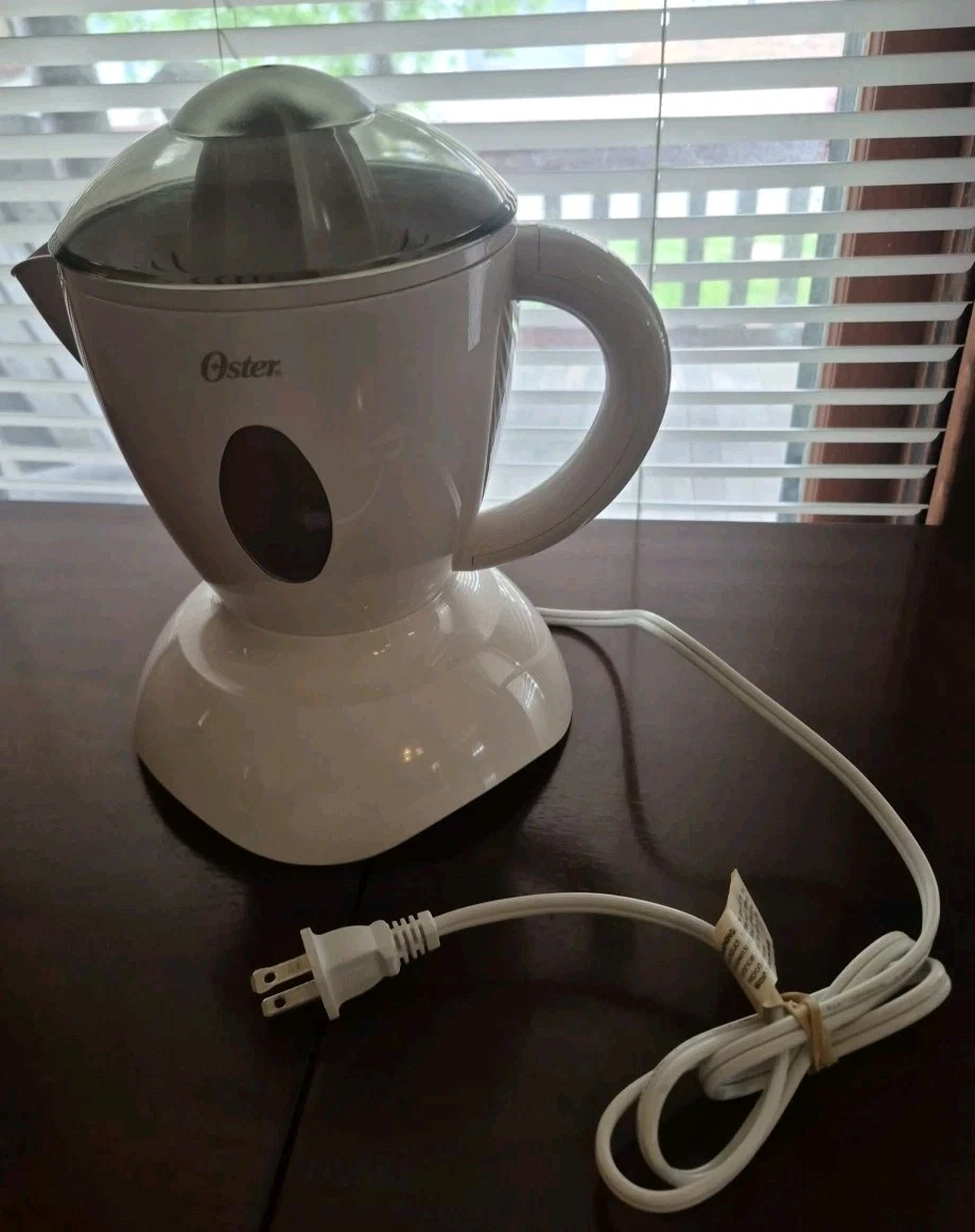 Oster 3186 Citrus Juice & Serve 25oz Automatic Citrus Juicer White Compact Size
