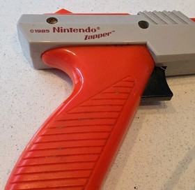 Nintendo 1985 Controllers For NES Console X 2 And 1 X 1985 Zapper Vgc Original 