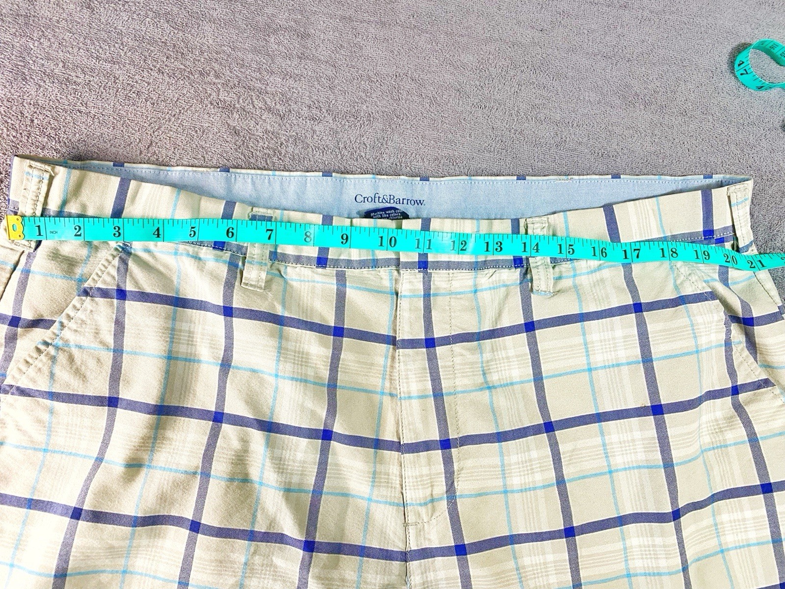 Croft & Barrow Men's Beige Blue Plaid Chino Shorts Cotton Polyester Flat Front