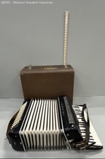 Wurlitzer 120 Bass Piano Accordion 41 Treble Keys Black with Hard Case