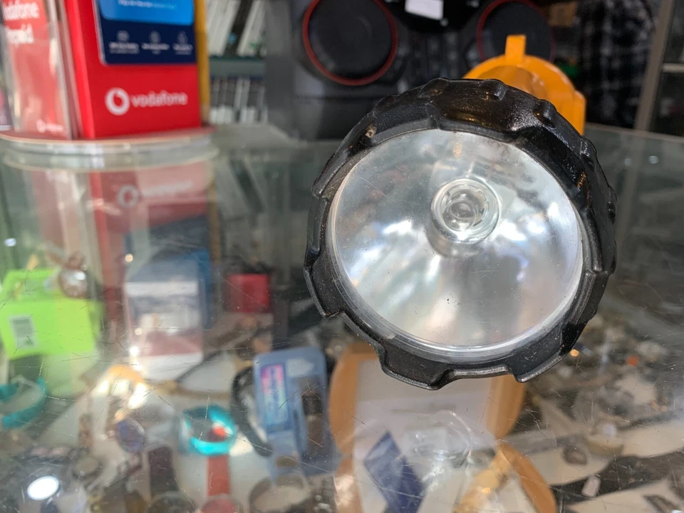 DEWALT DW904 12V CORDLESS FLASHLIGHT - SKIN ONLY - Image 3 of 4