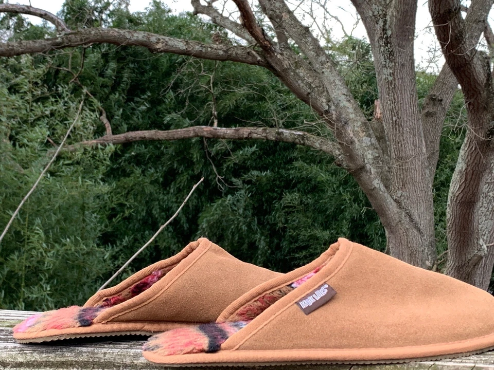 MUKLUKS Cow Hide Suede Slippers Loafers Flannel Lined Womens Shoes Sz 12 👣b14 - Image 3 of 4