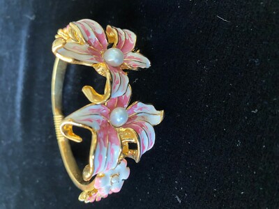 KENNY J LANE FLORAL CLAMPER STYLE BRACELET PERFECT FOR SPRING