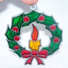 VINTAGE STAINED GLASS STYLE CHRISTMAS WREATH ORNAMENT
