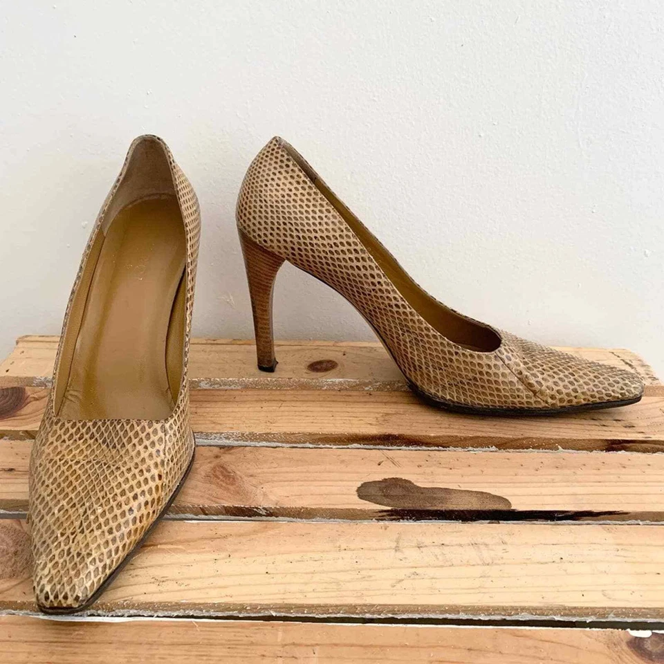 Zapatos de salón Gucci Ayers de piel de serpiente (talla 9,5) Foto 3 de 4