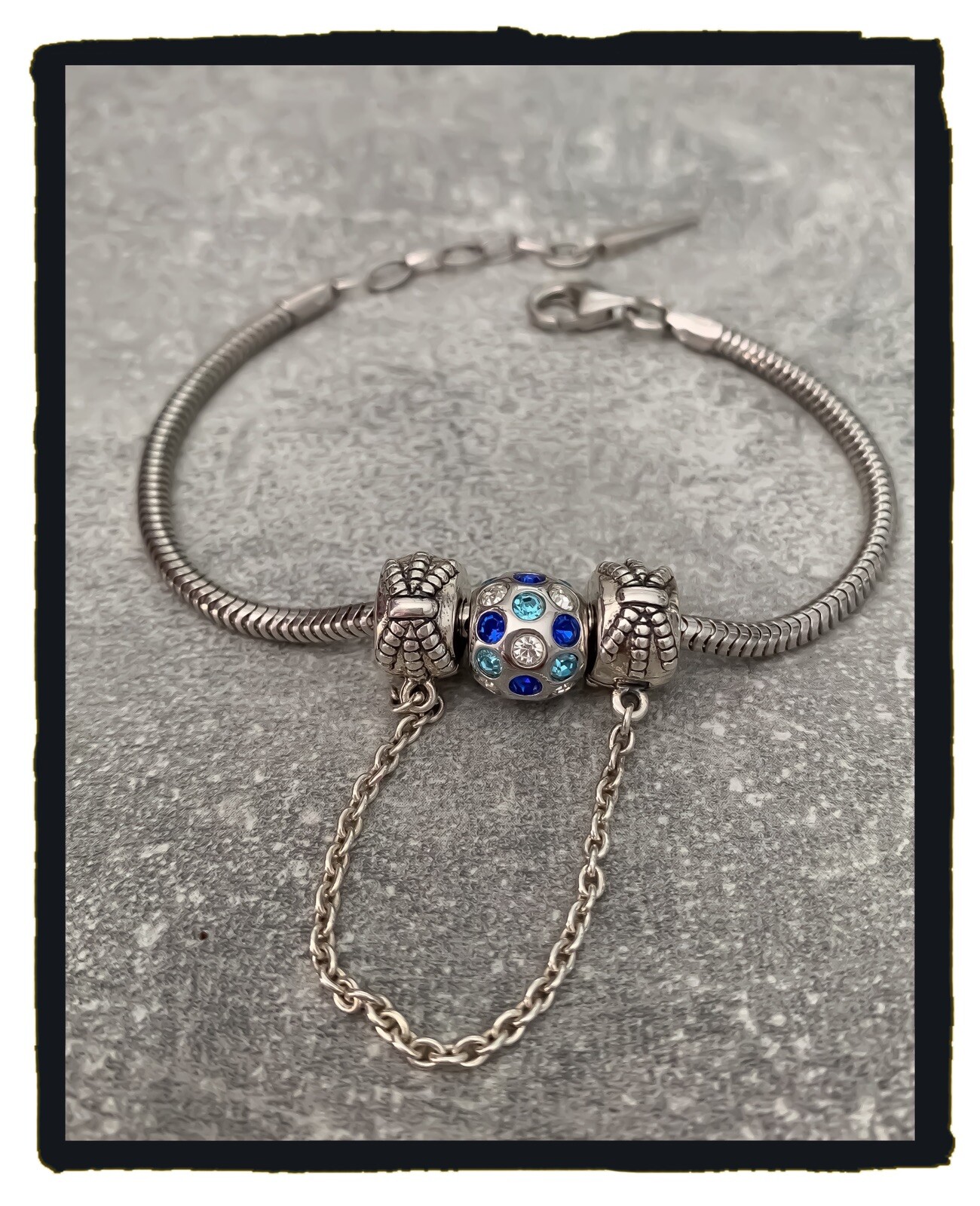 Bracelet charms cristal bleu et chaînette argent 925 rhodié ajustable pour femme