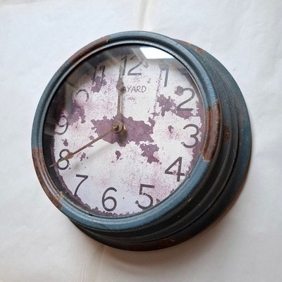 Wanduhr BAYARD Retro Look rostiges Blech Echtglas Quartzwerk AA Batterie Ø 30cm
