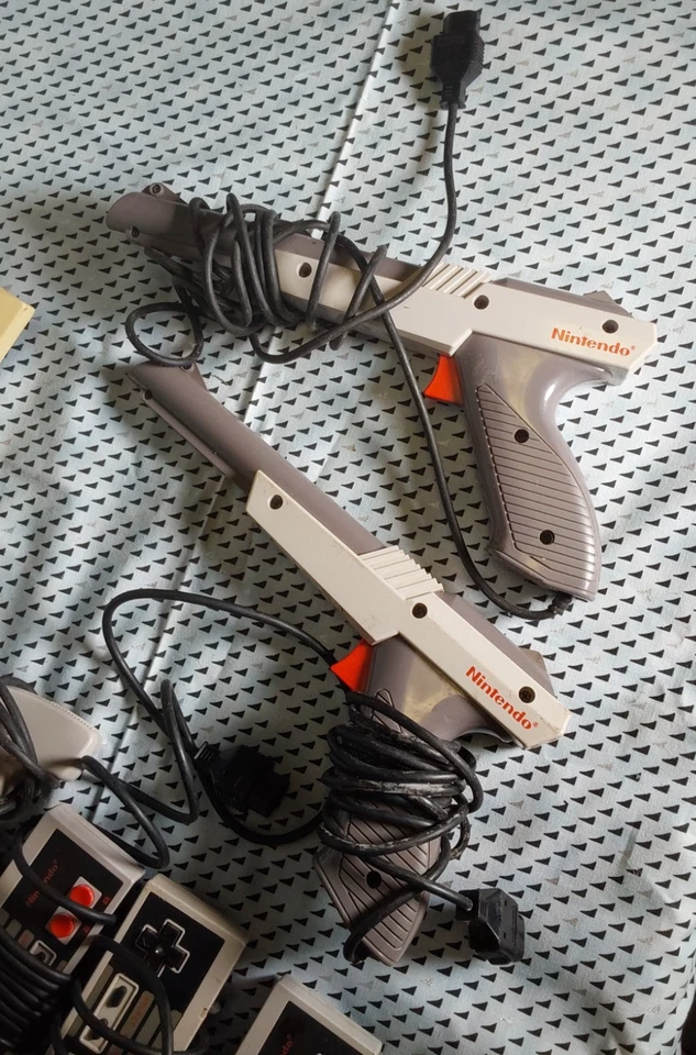 Original NES Nintendo Entertainment System -NOT TESTED - Image 3 of 4