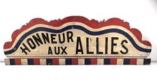 Frankreich 2. Weltkrieg, gro&szlig;es Holzschild " Honneur aux Allies"  "Ehre den Alli
