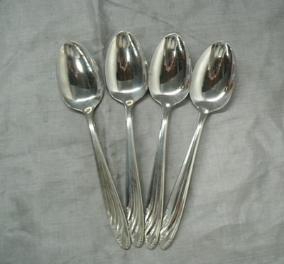 Vtg International SPRING LILY Set of 4~7+'' Oval Soup Spoons Stainless EC htf 2