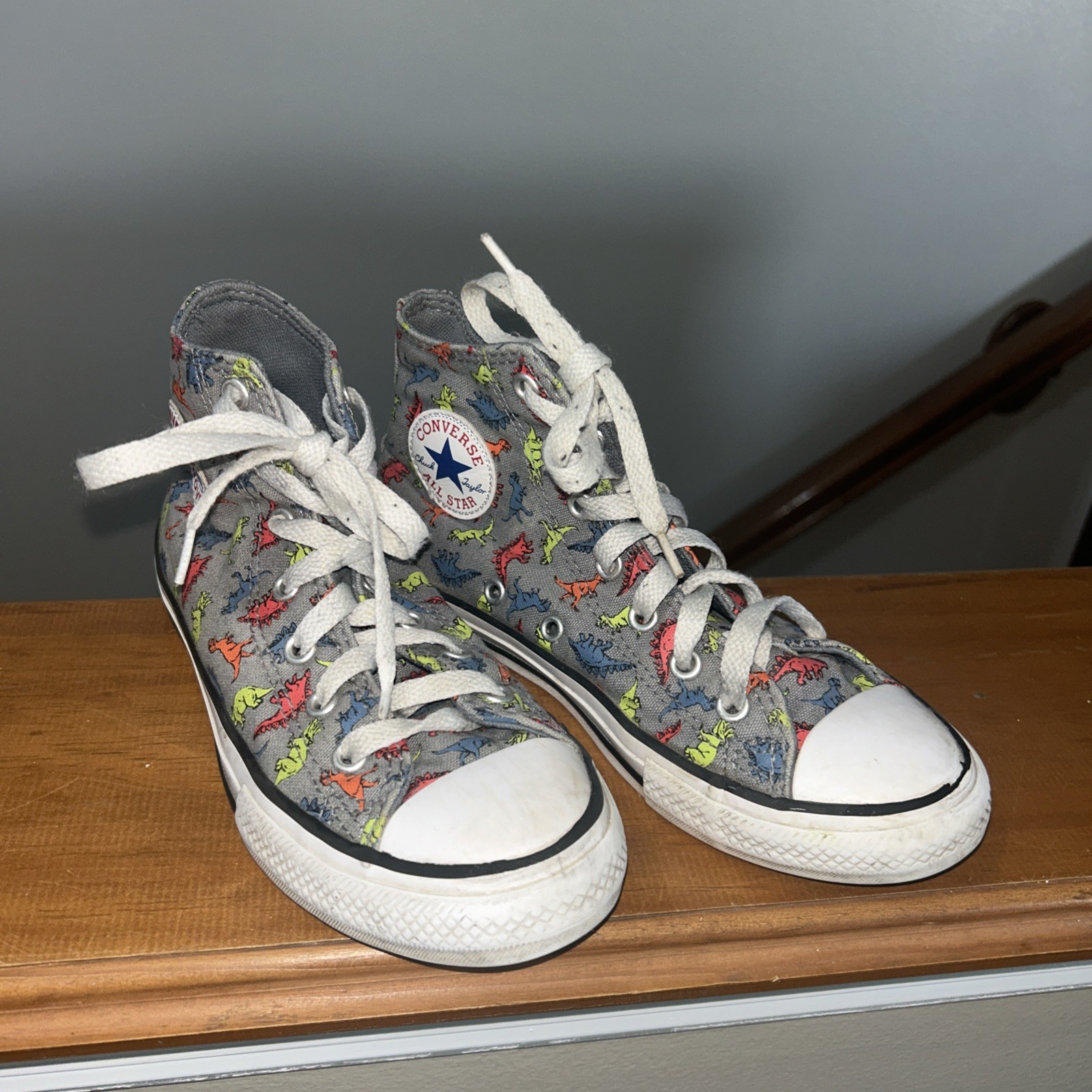 Converse All Star High Top Youth Size 2 DINOVERSE Dinosaur Gray Boy/Girl Sneaks