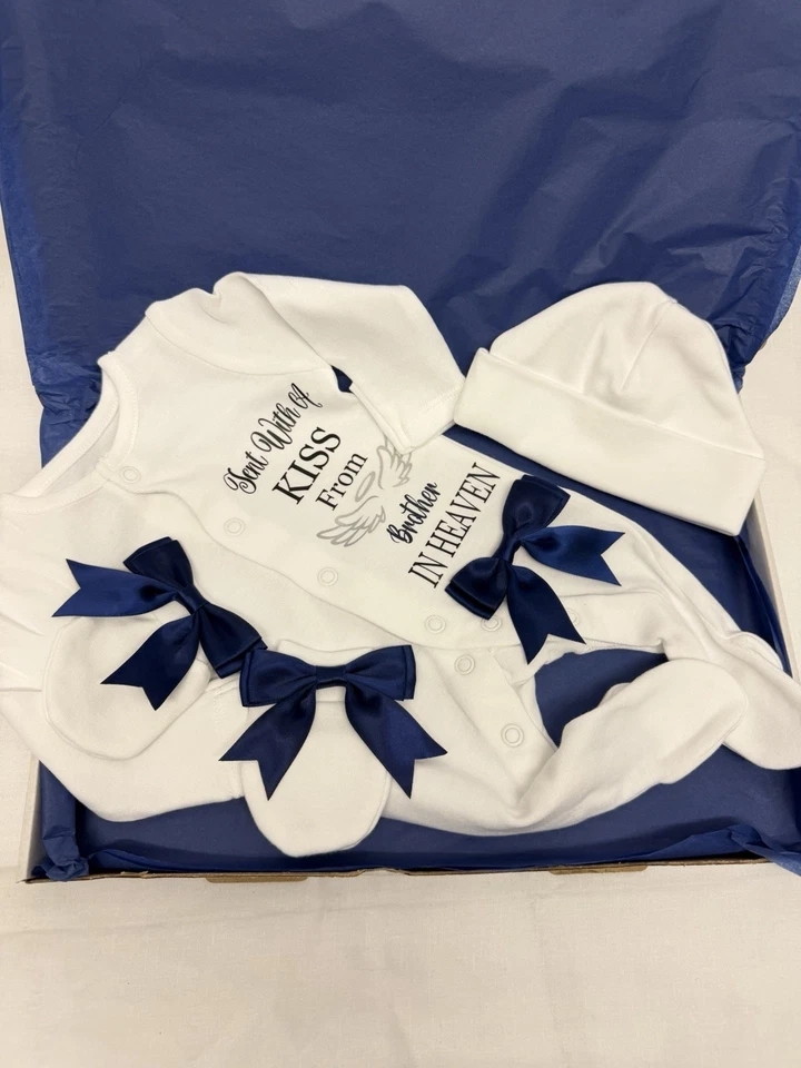 Baby Schlafanzug Mütze Handschuhe Box Set personalisiert jede Person geschickt Kuss Neugeborene