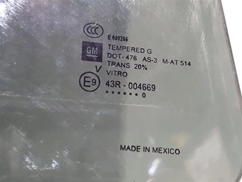 Rear Right Door Glass OEM 2010 2011 2012 2013 2014 2015 2016 Cadillac SRX - Image 2 of 4