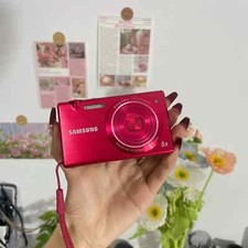 Samsung MV800 16.1MP Compact Camera w/Flip-Out Touchscreen 5x Zoom Red 90 new