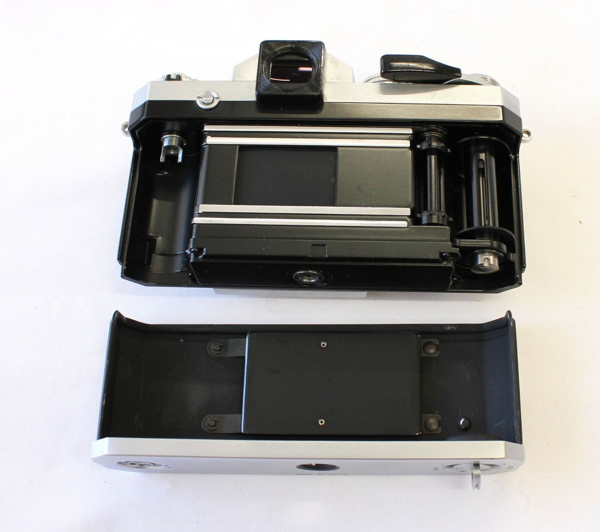 Nikon Apollo New F Eye Level 35mm SLR Film Camera S/N 742*** from