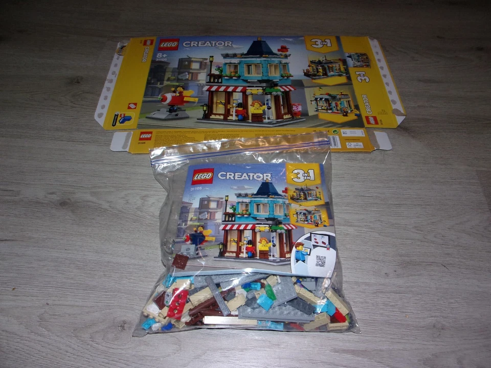 LEGO Creator 31105 Townhouse Toy Store, photo 1 sur 2