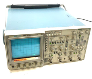 Tektronix 2246 100 MHz Four Channel Oscilloscope TESTED