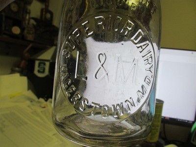 Hagerstown, MD. Superior Dairy L&M TREQ Milk Bottle Maryland 1928