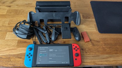 Nintendo Switch (1.Gen) + 7 Spiele + 8BitDo USB Bluetooth Empfänger
