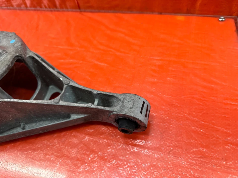 09-12 INFINITI FX50 FX35 - TRASERO DERECHO - BRAZO DE CONTROL INFERIOR TRASERO ALUMINIO ASSEBLY Foto 4 de 4