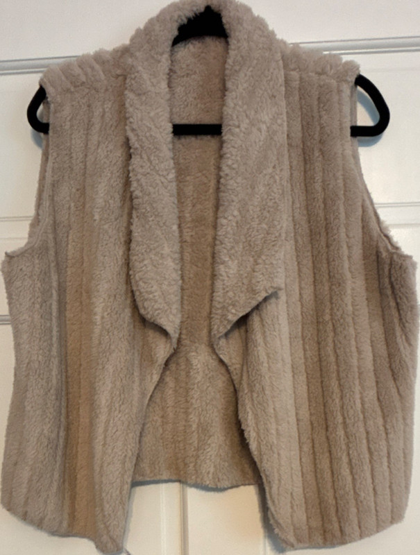 Beige Lined Sleeveless Vest XL for Women Casual Short Solid